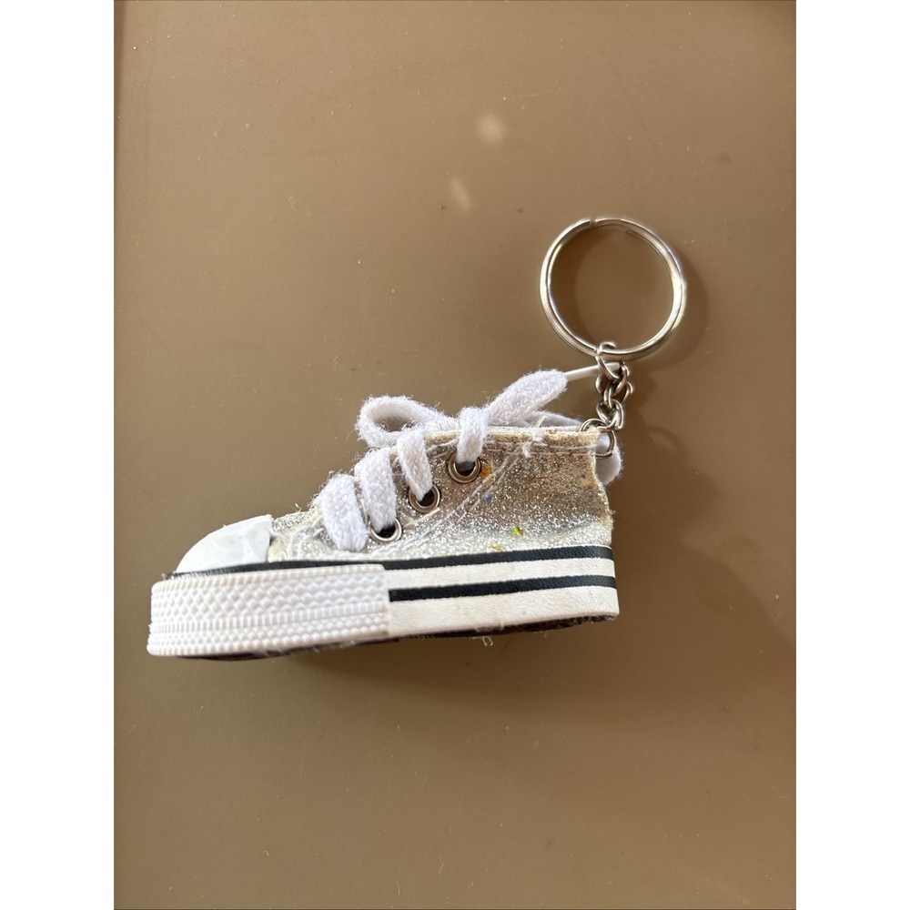 Vintage 3D High Top Sneaker Shoeโ Keychain Purse Zipper Pull